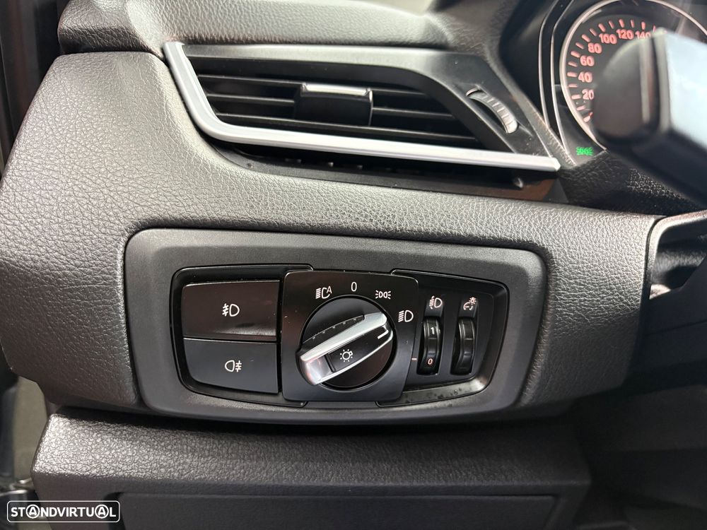 BMW 218 Active Tourer d Line Sport - 42