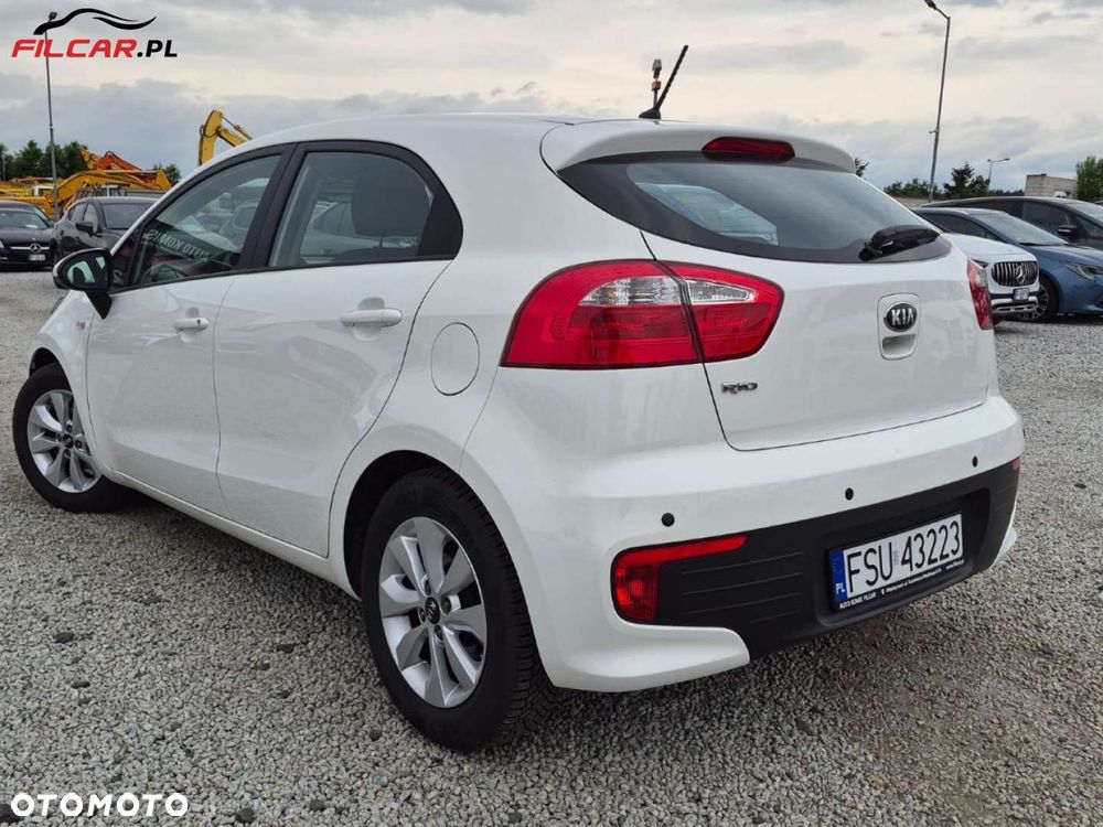 Kia Rio - 4