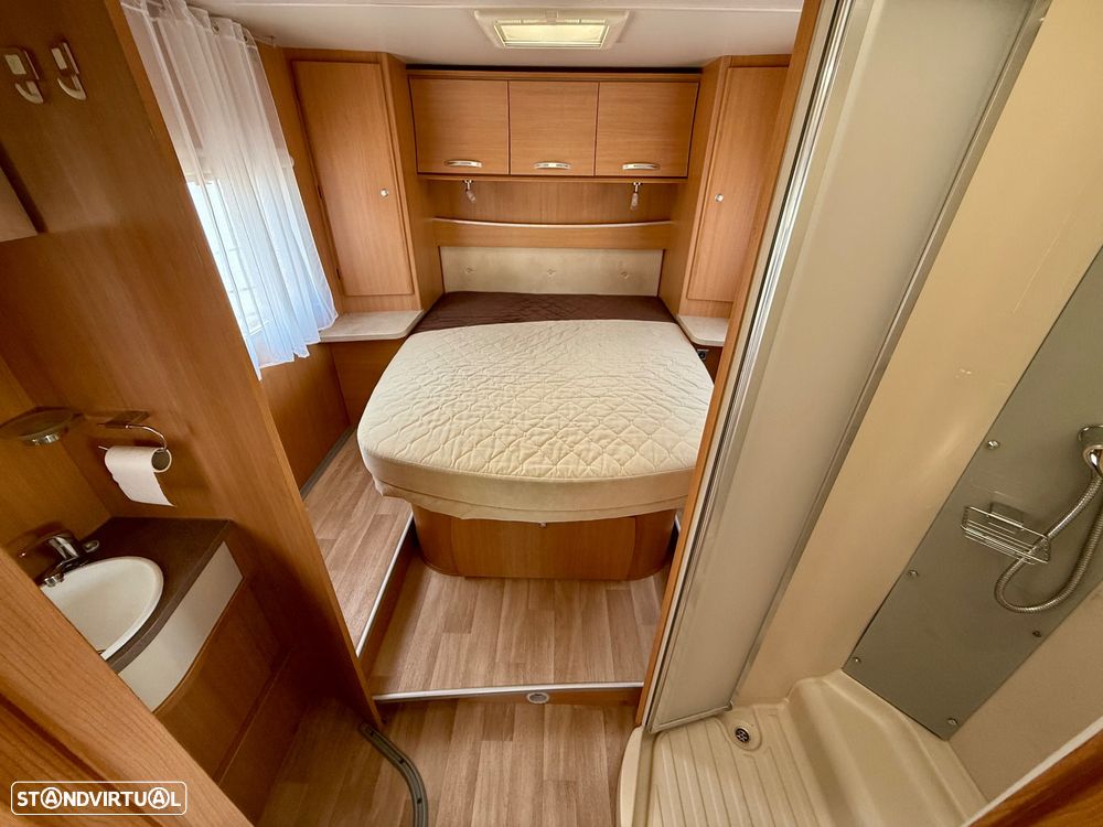 Chausson Flash 28 - Cama Central - 24