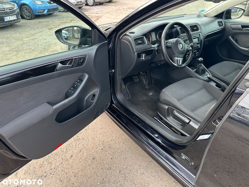 Volkswagen Jetta 1.2 TSI BlueMotion Technology Trendline - 12