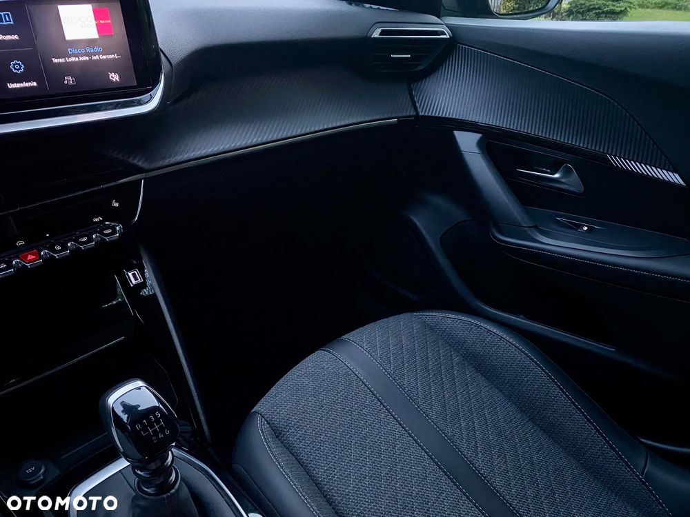 Peugeot 2008 1.2 PureTech Allure S&S - 20