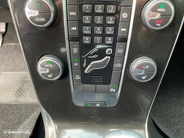 Volvo V40 T2 Momentum - 28