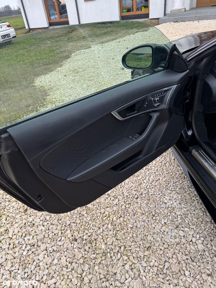 Jaguar F-Type R AWD - 25