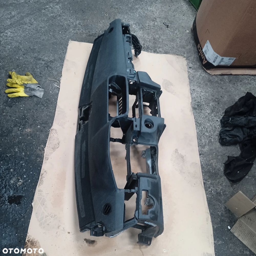 Konsola Mercedes E-klasa W212 A2126802387 - 1