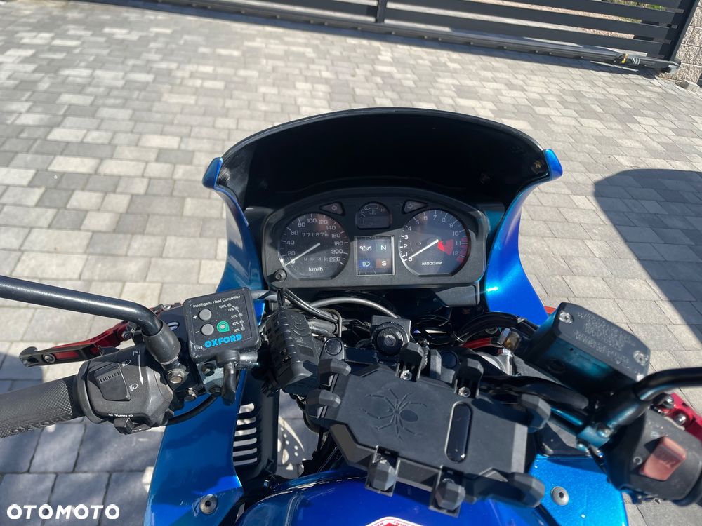 Honda CB - 12