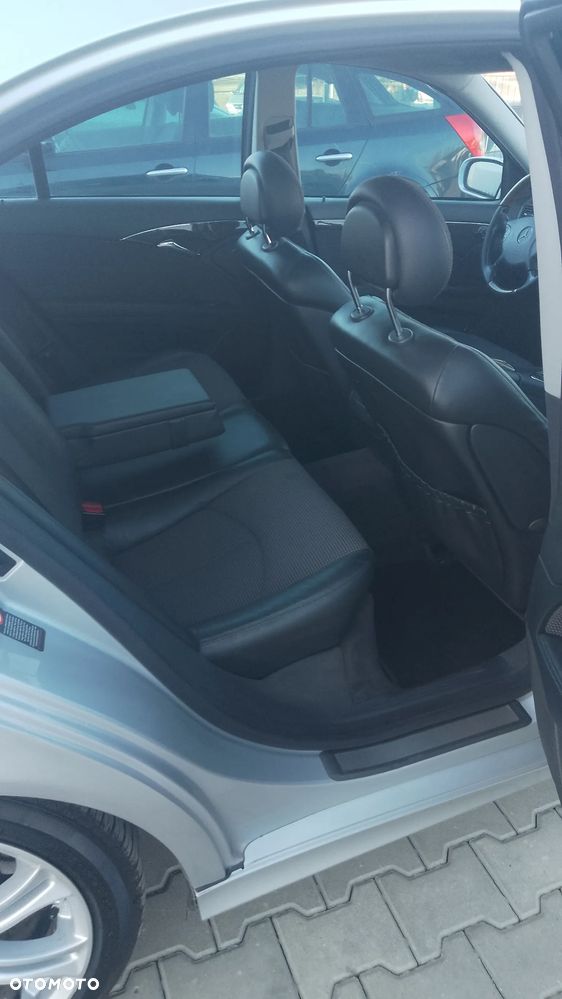 Mercedes-Benz Klasa E 240 4Matic Avantgarde - 16