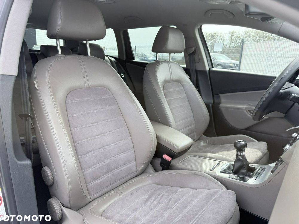 Volkswagen Passat Variant 1.8 TSI Highline - 21