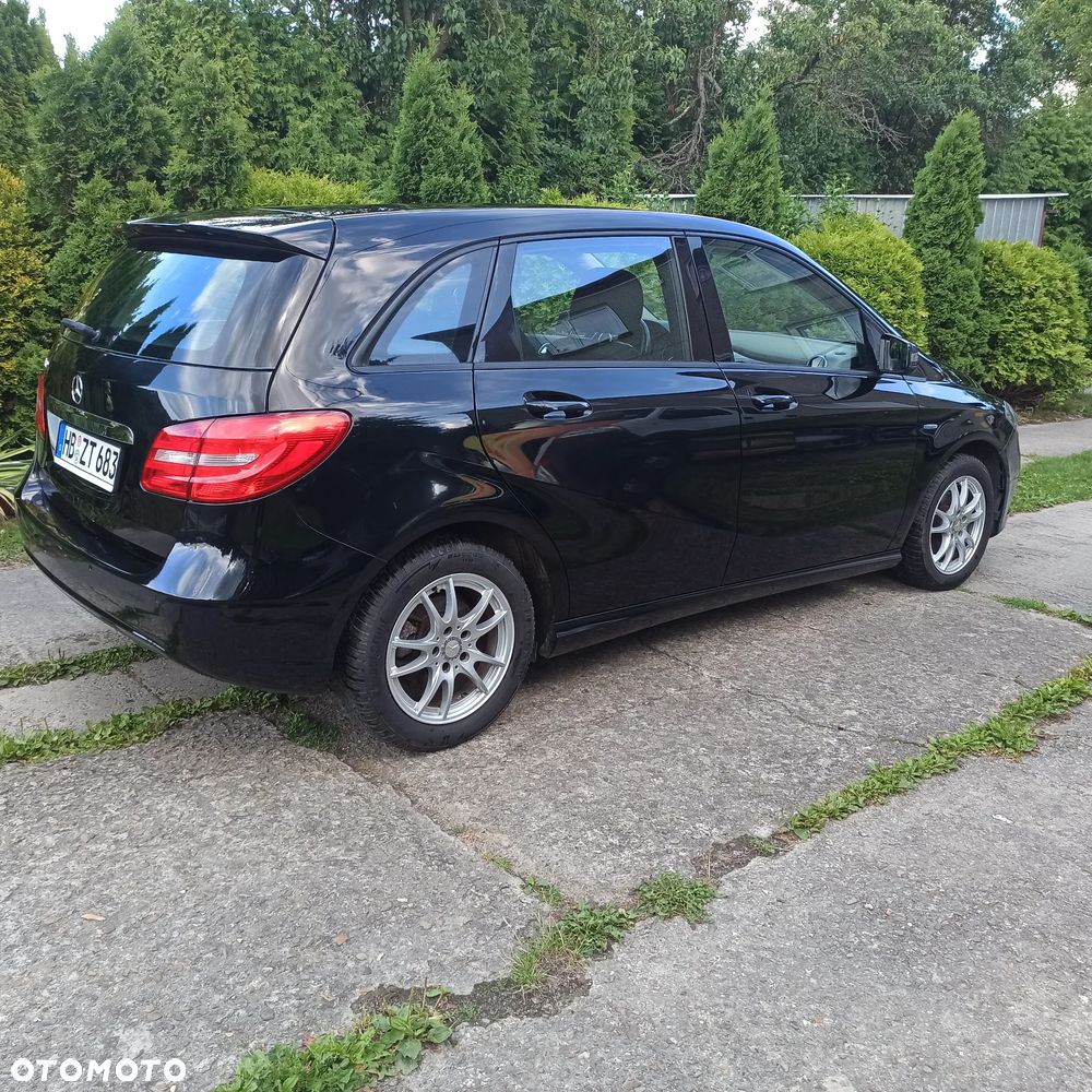 Mercedes-Benz Klasa B 180 (BlueEFFICIENCY) - 3