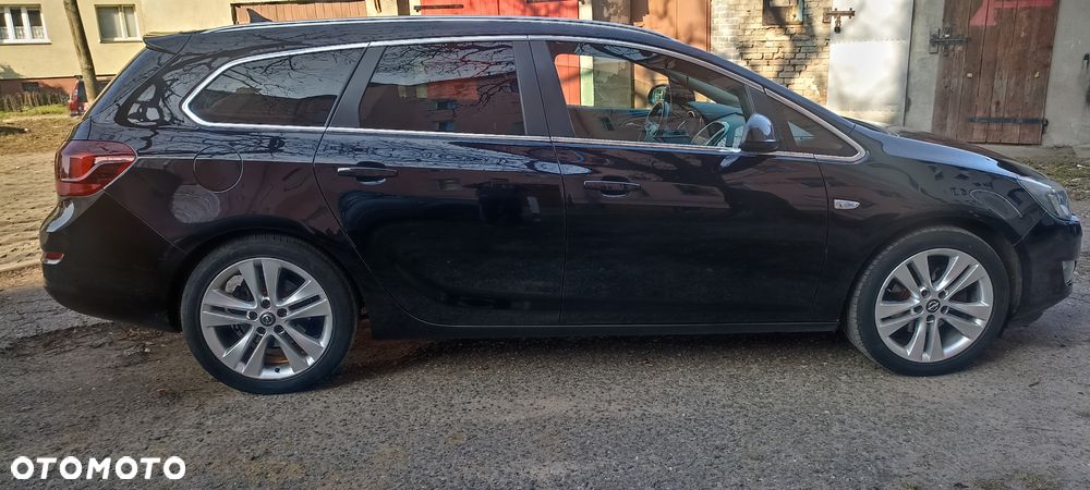 Opel Astra 2.0 CDTI DPF Cosmo - 11