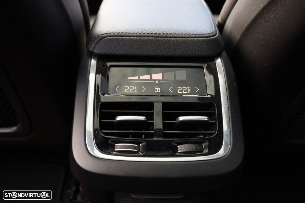 Volvo V60 Cross Country 2.0 D4 Geartronic - 23