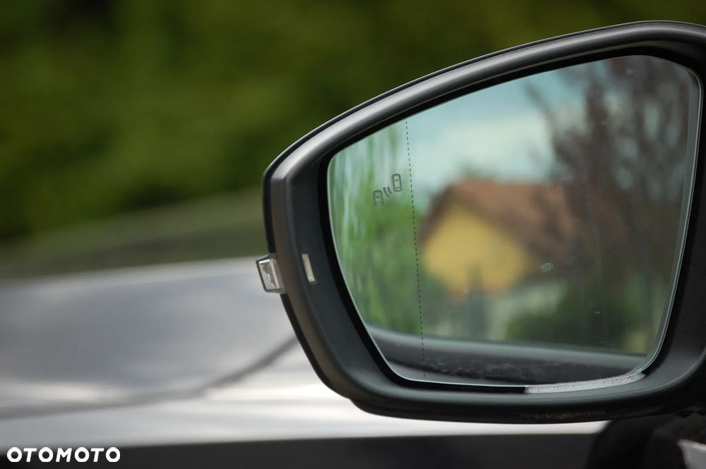 Volkswagen T-Roc - 16