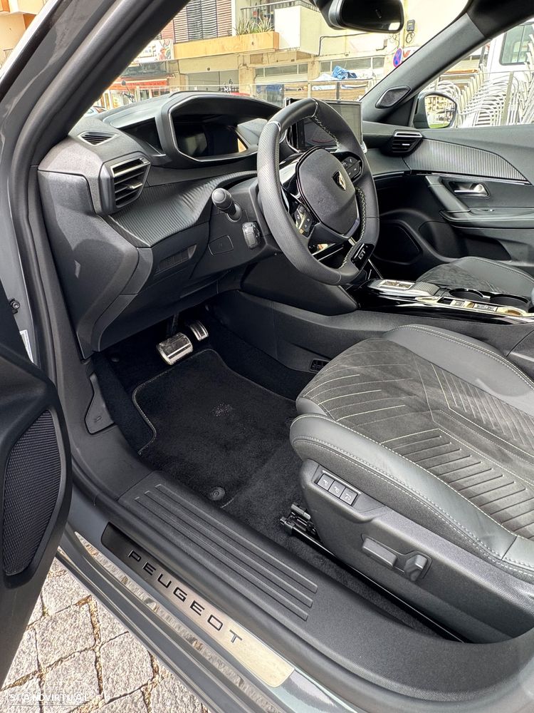 Peugeot e-2008 54 kWh GT - 15