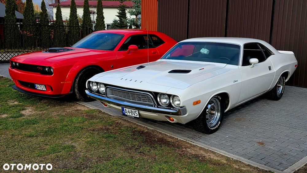 Dodge Challenger - 11