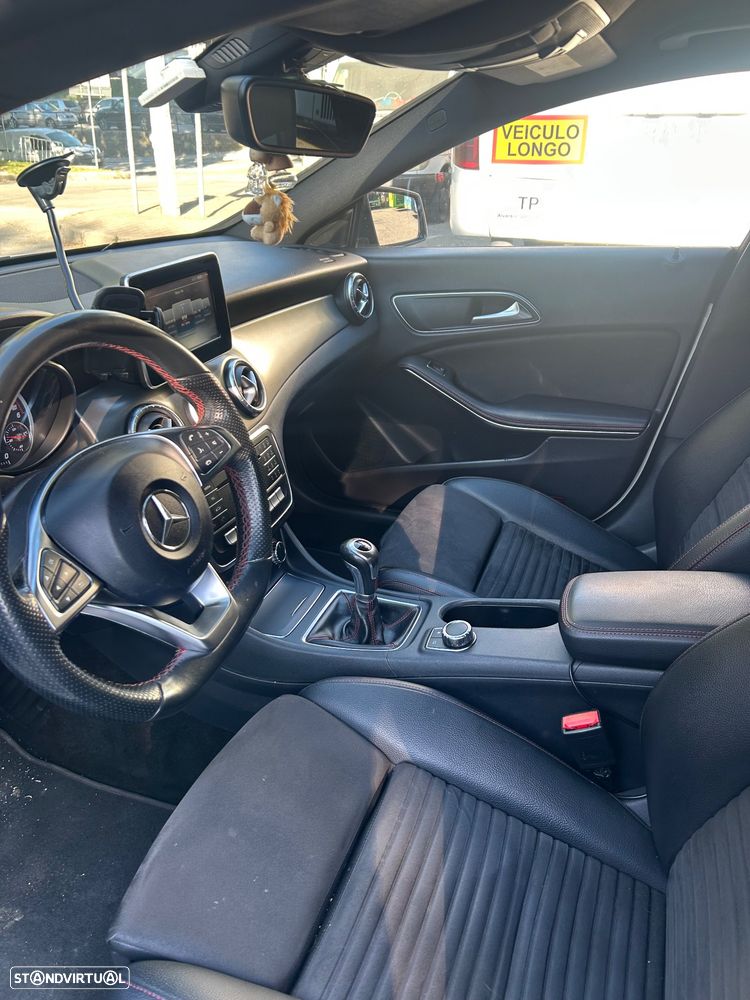 Mercedes-Benz CLA 200 - 4