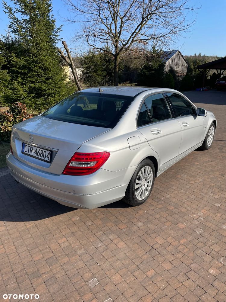 Mercedes-Benz Klasa C 180 CGI Automatik BlueEFFICIENCY Elegance - 3