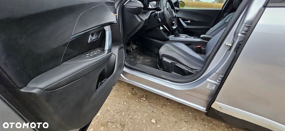 Peugeot 2008 - 9