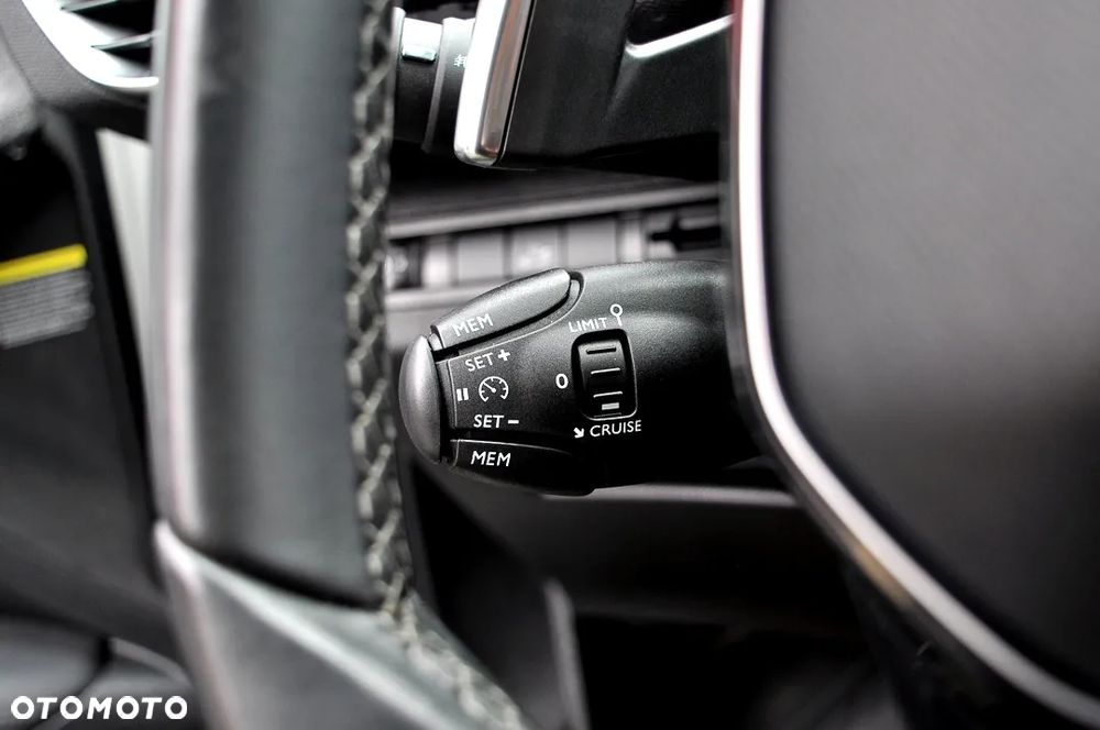 Peugeot 3008 1.2 PureTech GPF Allure S&S EAT8 - 38