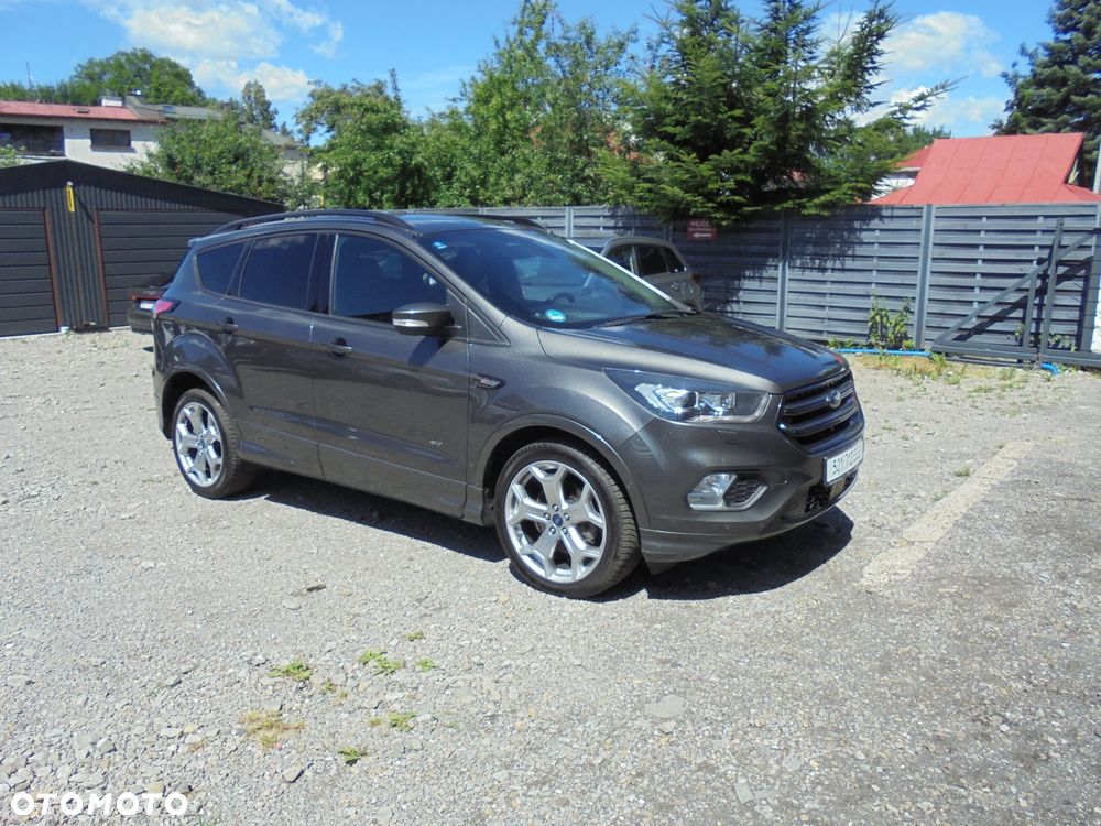 Ford Kuga - 1