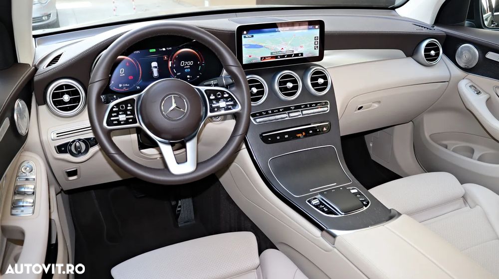 Mercedes-Benz GLC 300 e 4MATIC - 18