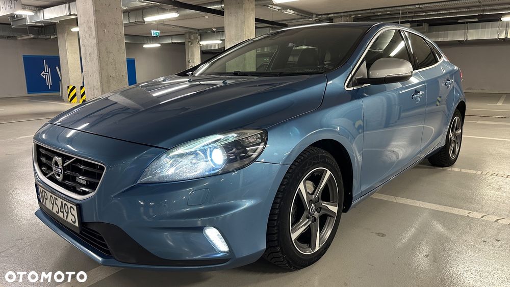 Volvo V40 D4 Drive-E R-Design Summum - 1