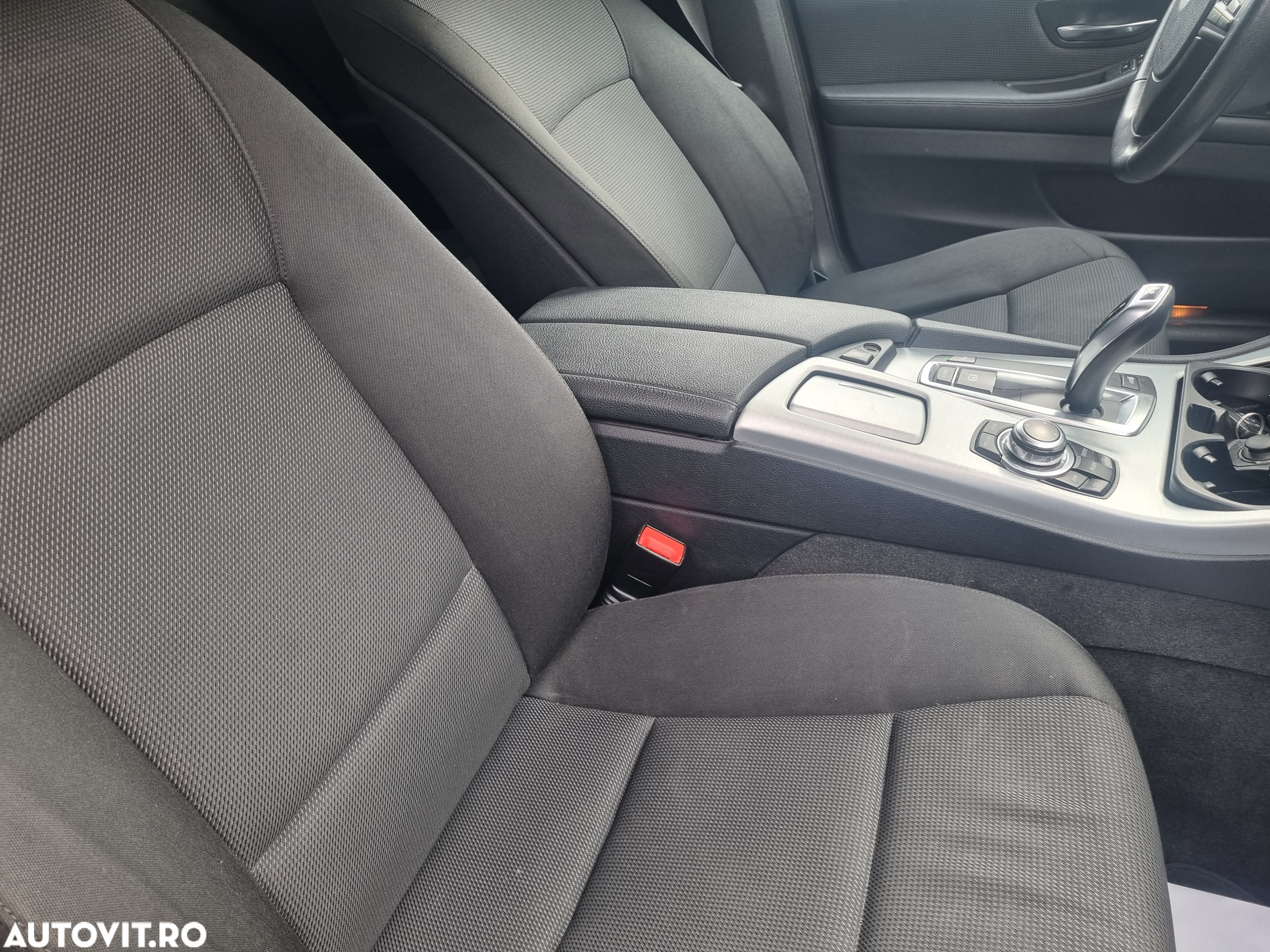 BMW Seria 5 520d Aut. Luxury Line - 13