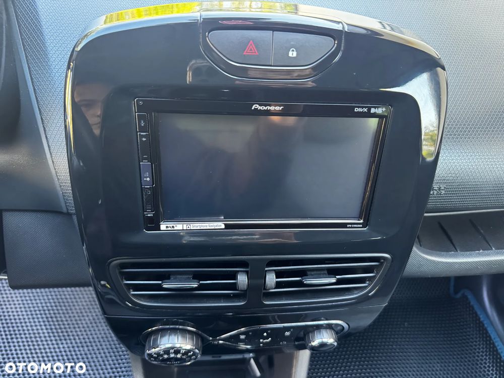 Renault Clio 0.9 TCe Limited - 28
