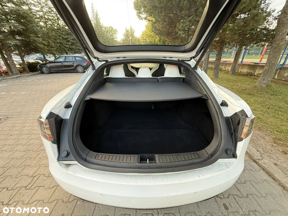 Tesla Model S - 13