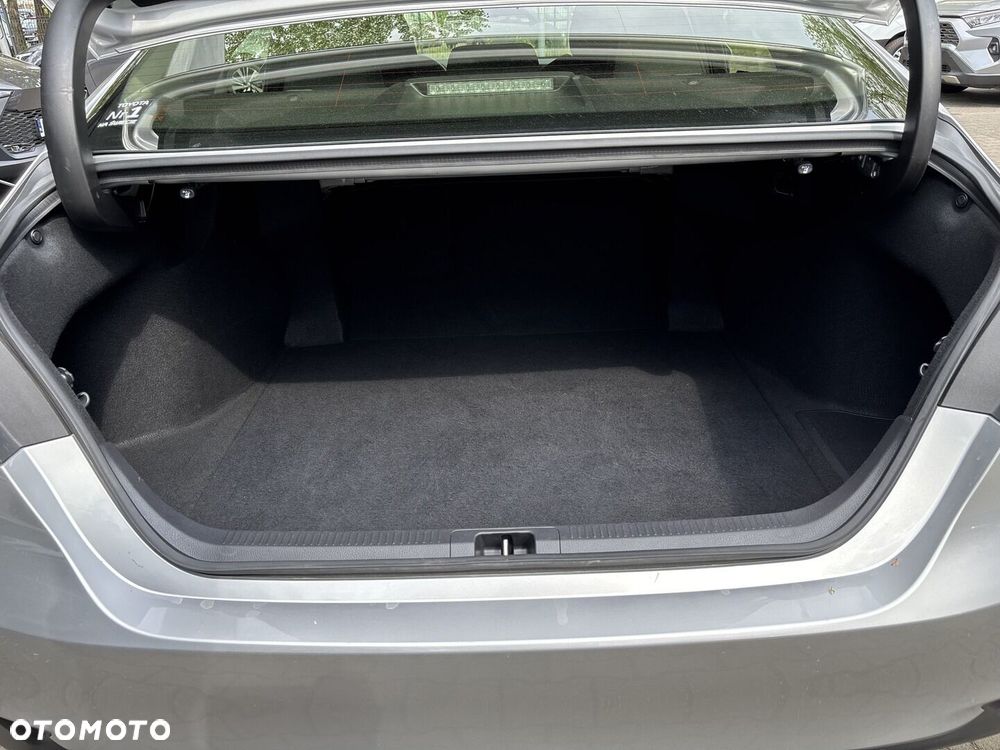 Toyota Camry 2.5 Hybrid Comfort CVT - 13