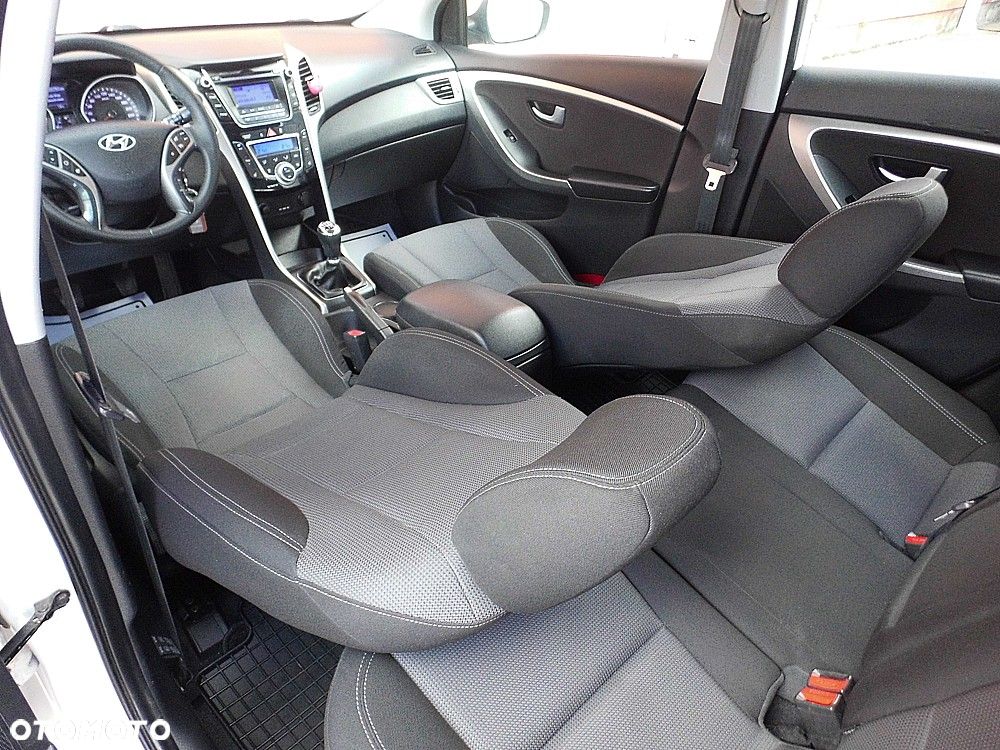 Hyundai i30 1.6 CRDi Fifa World Cup Edition - 12