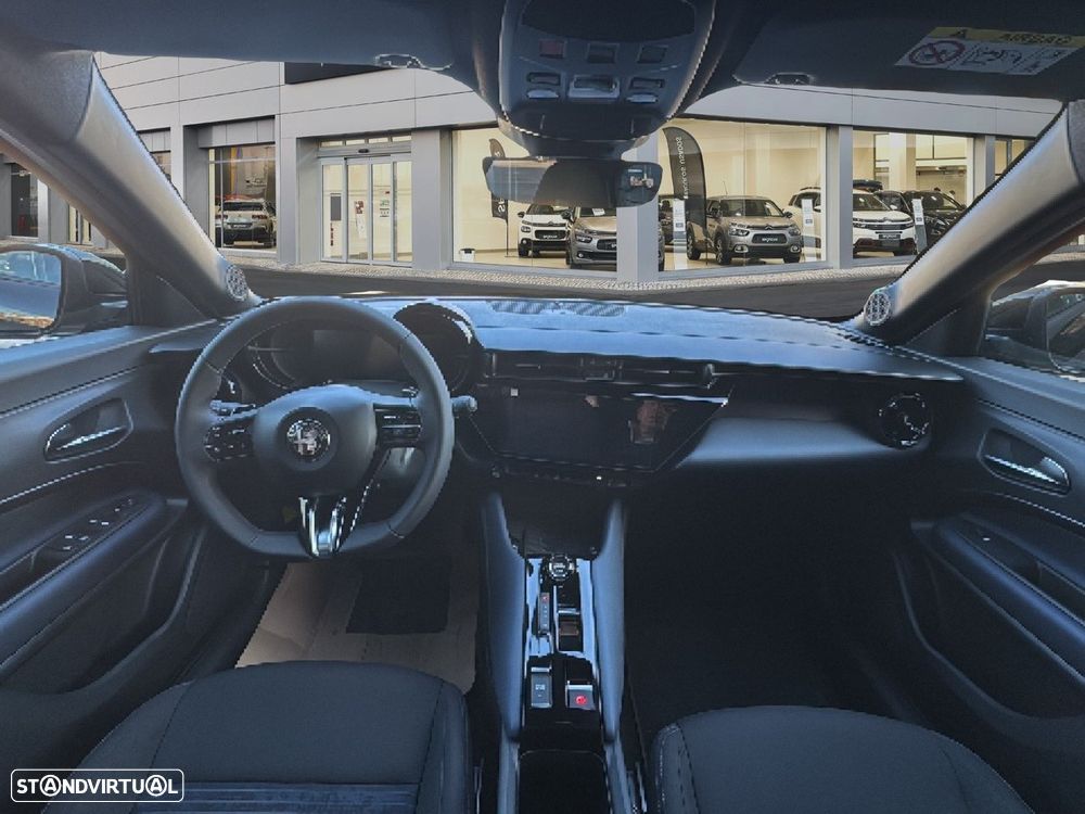 Alfa Romeo Junior 1.2 Intensa eDCT6 - 8