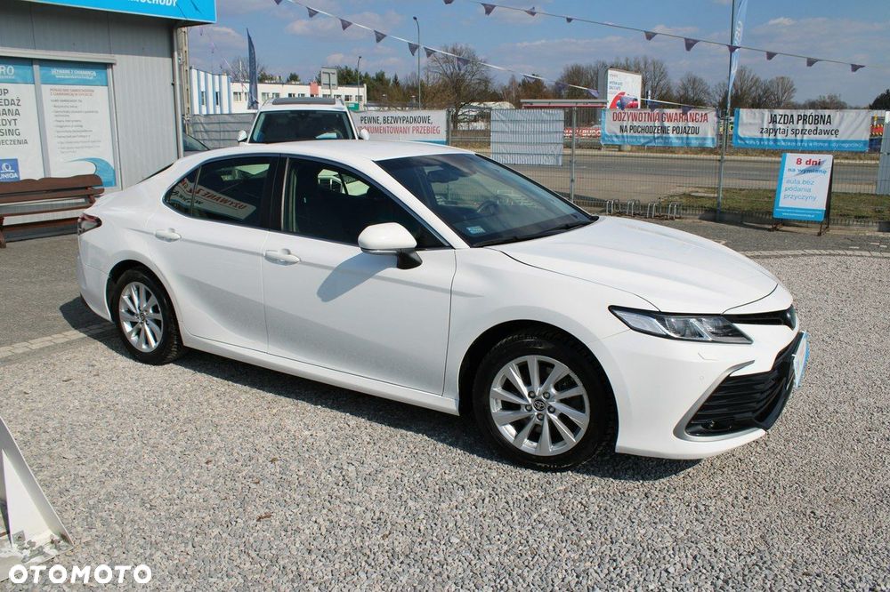 Toyota Camry - 5