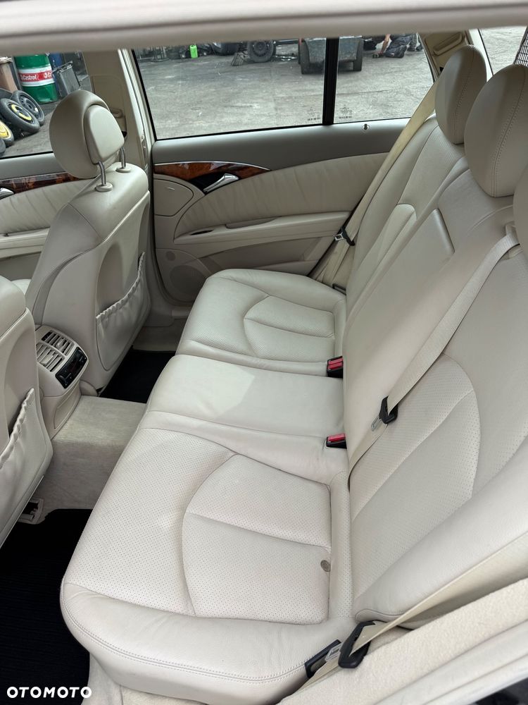 Mercedes-Benz Klasa E 500 4-Matic T Elegance - 19