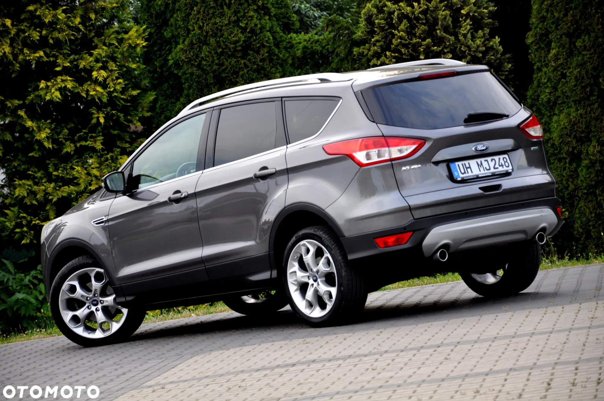 Ford Kuga 1.6 EcoBoost 2x4 Titanium - 24