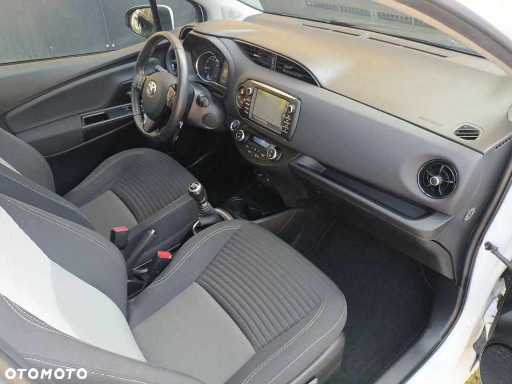 Toyota Yaris 1.5 Premium - 7