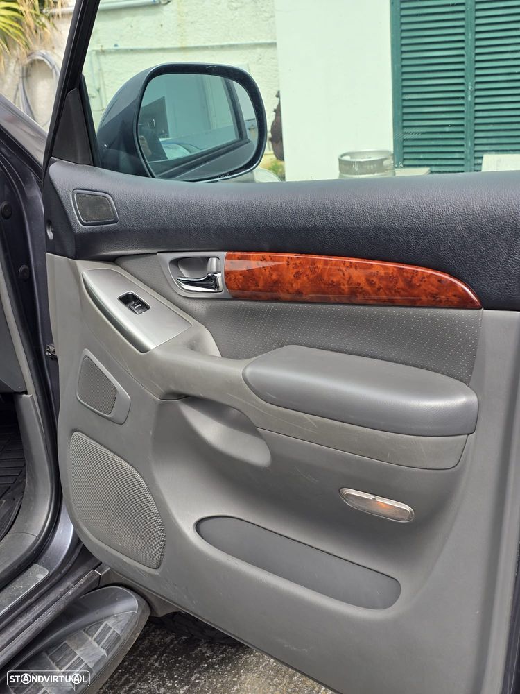 Toyota Land Cruiser Prado - 9