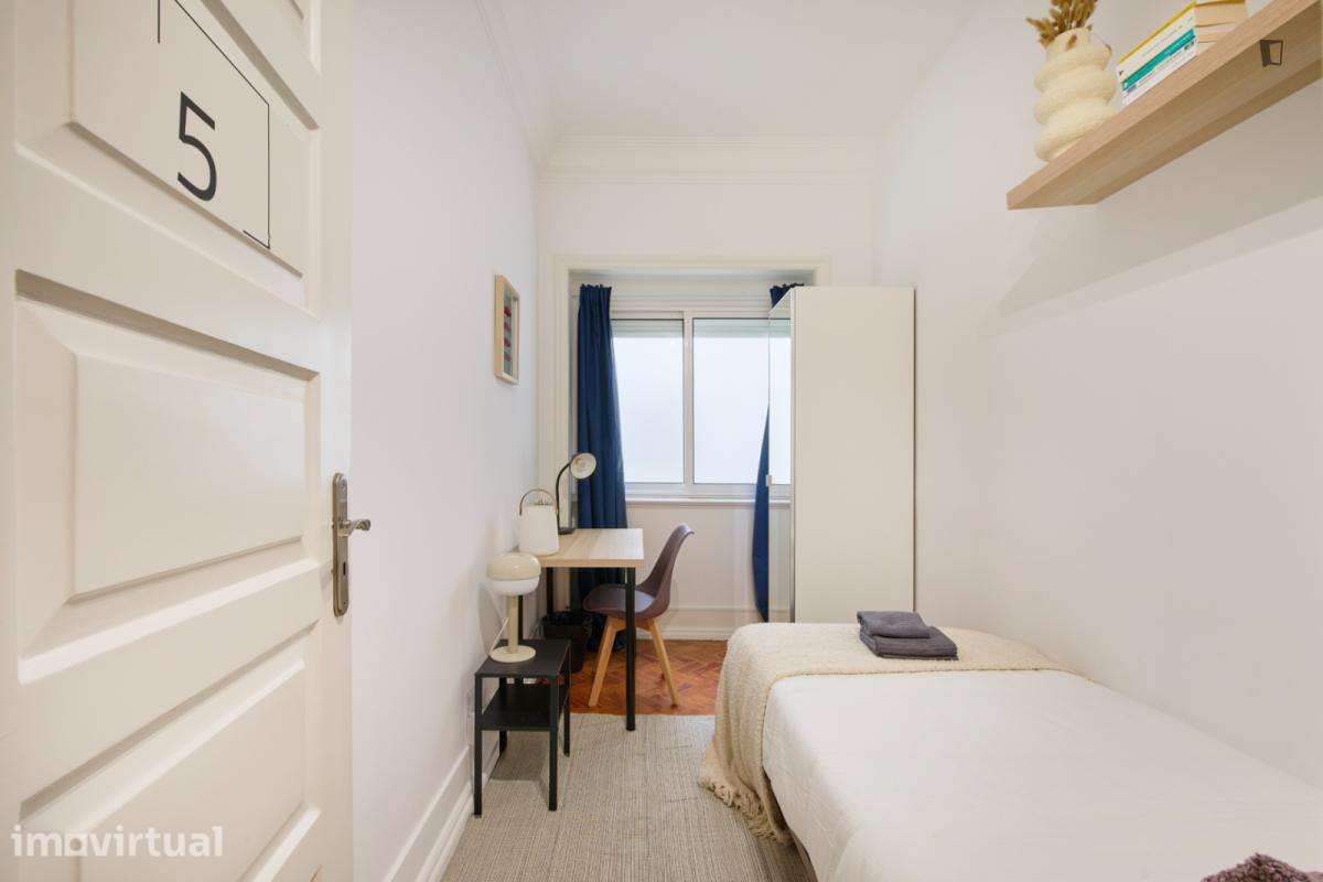 Quarto - localizado em Entrecampos Lisbon - Grande imagem: 3/39
