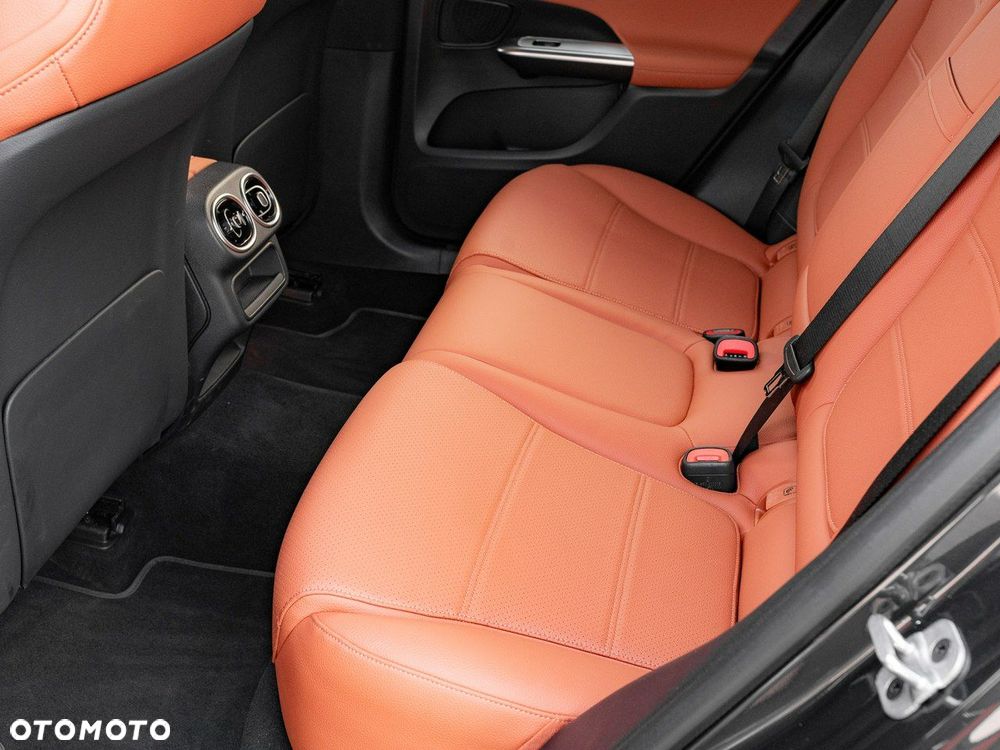 Mercedes-Benz GLC - 22