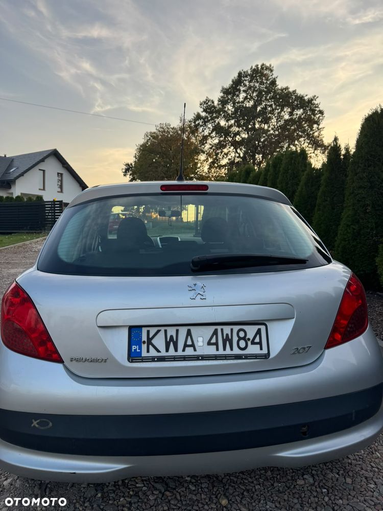 Peugeot 207 - 6
