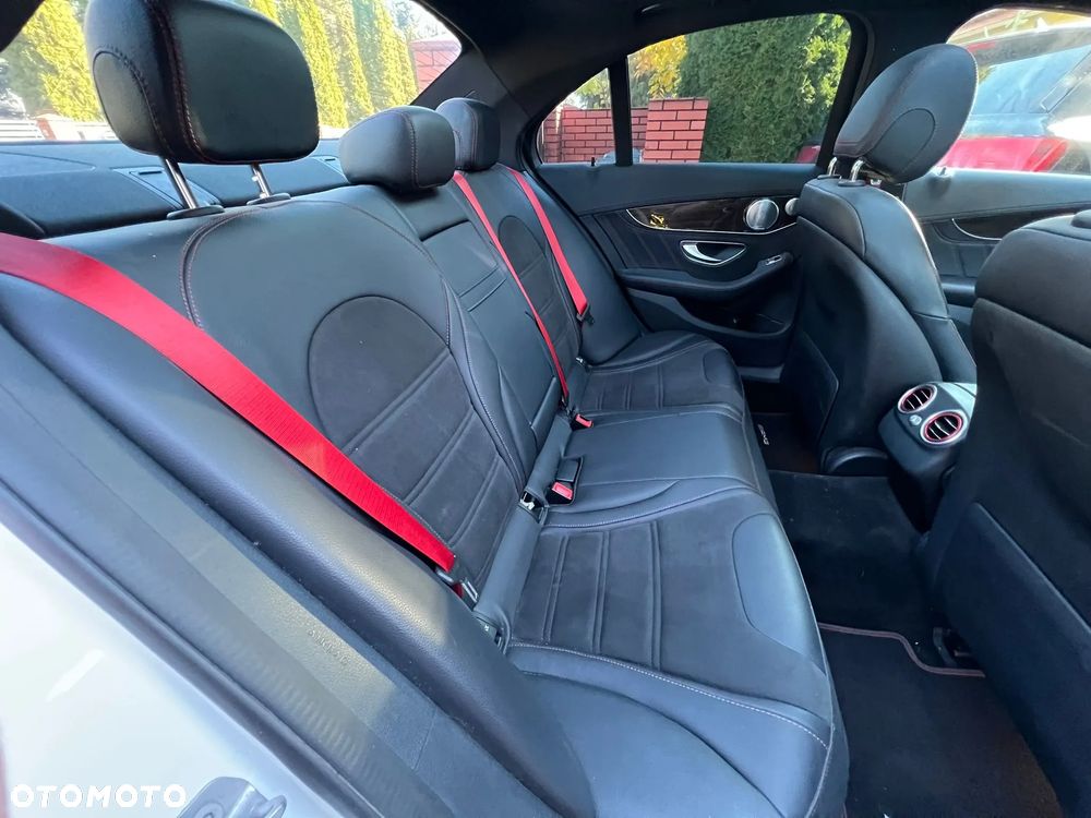 Mercedes-Benz Klasa C AMG 43 4Matic 9G-TRONIC - 21