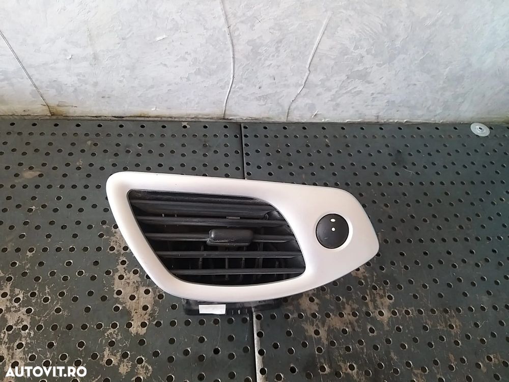 Grila ventilatie bord stanga renault scenic 3 1012124 - 3