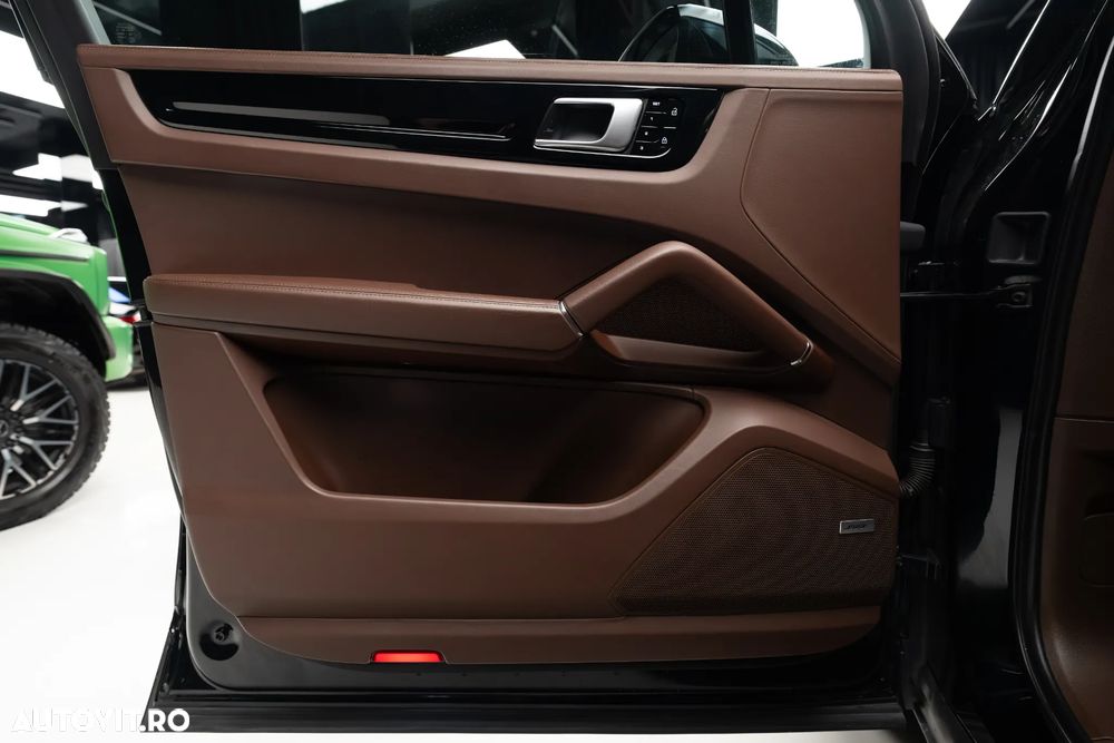Porsche Cayenne - 11