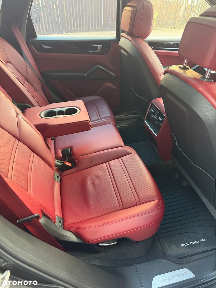 Porsche Cayenne - 17