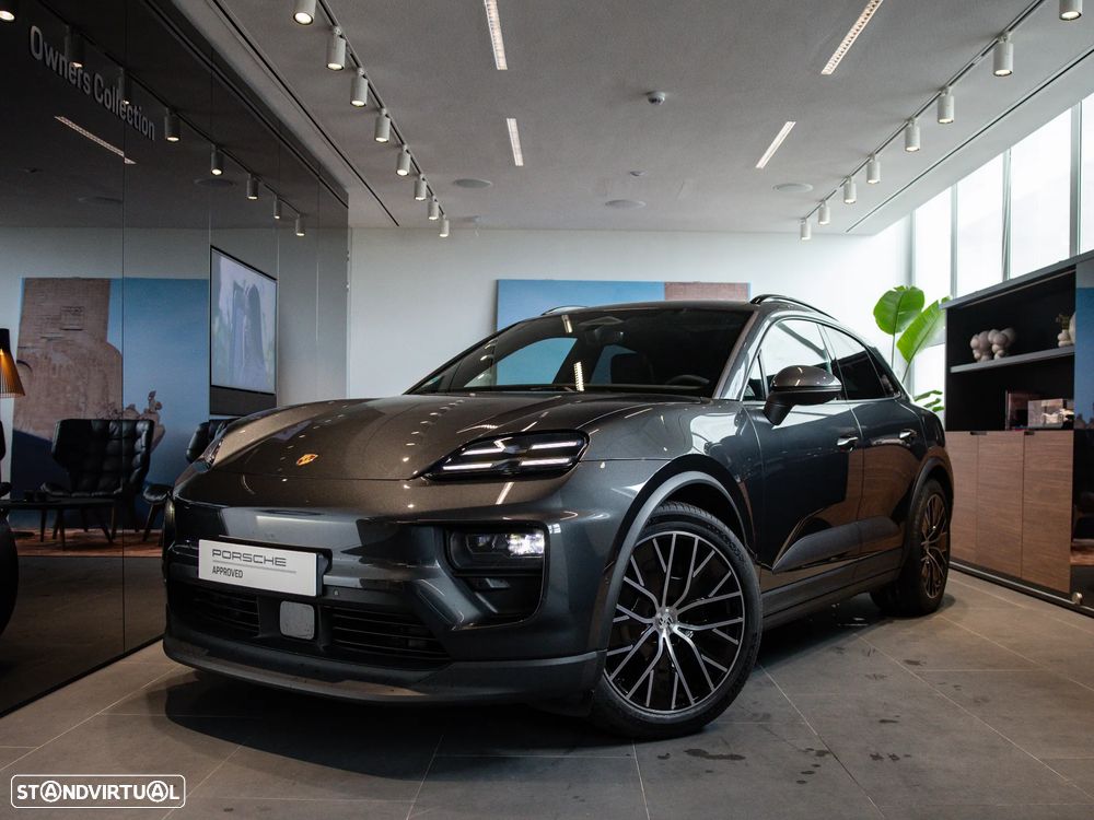 Porsche Macan Electric 4 - 5