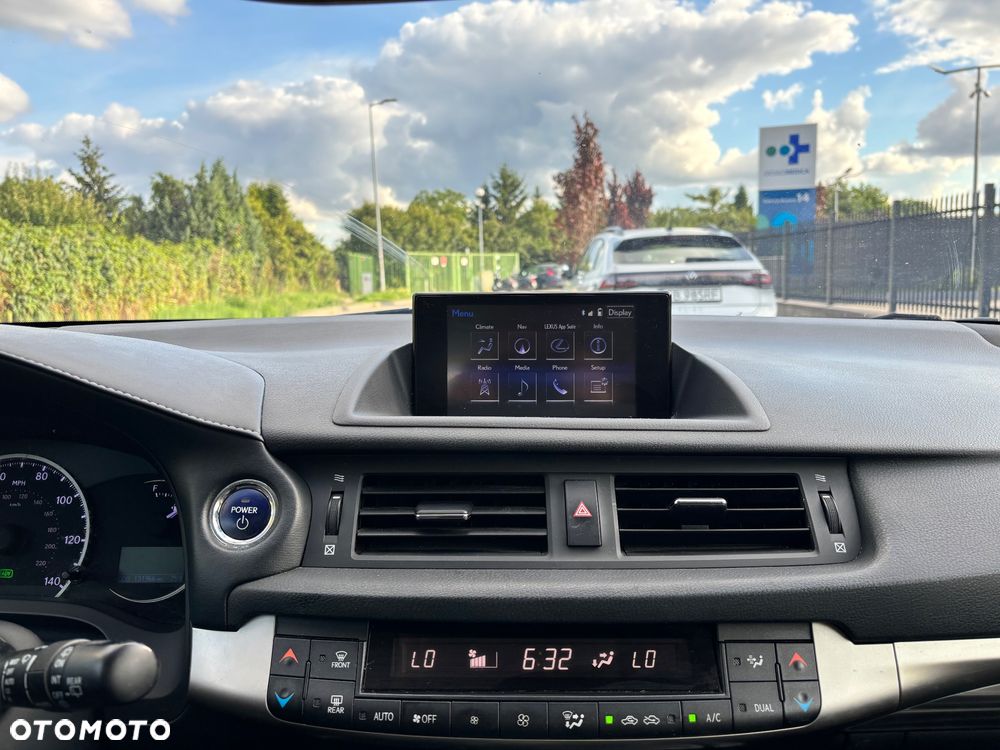 Lexus CT 200h Prestige - 8