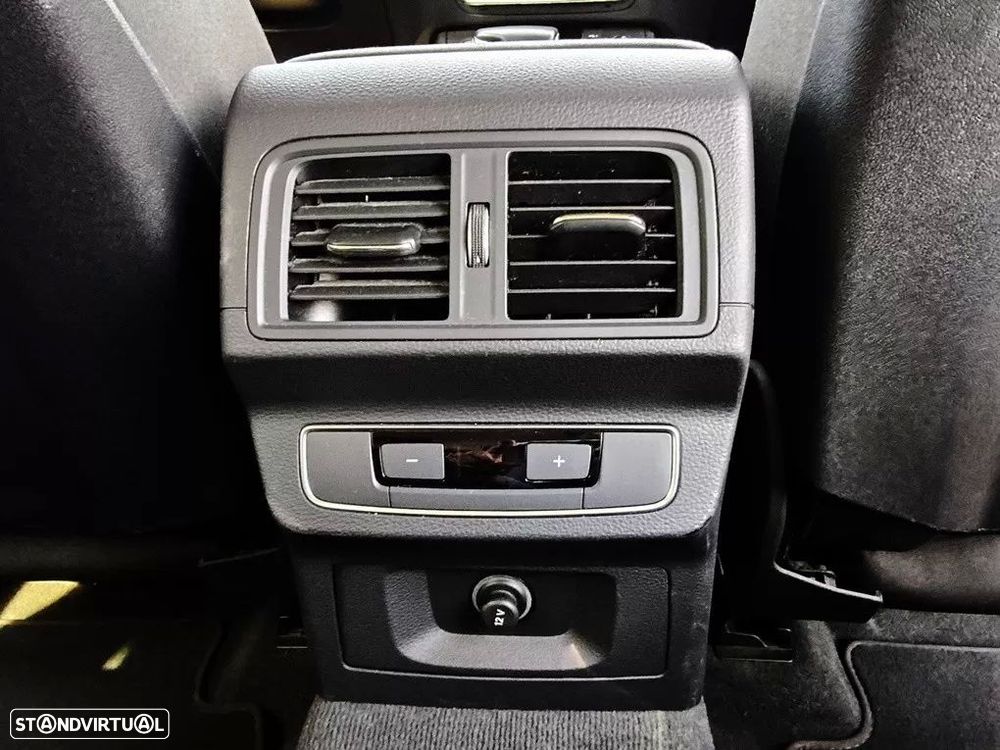 Audi Q5 50 TFSIe quattro S tronic S line business - 27