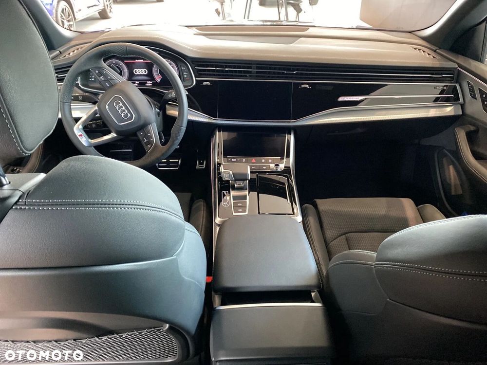 Audi Q8 - 10