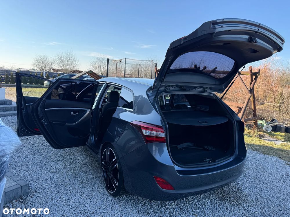 Hyundai i30 blue 1.6 CRDi Premium - 20