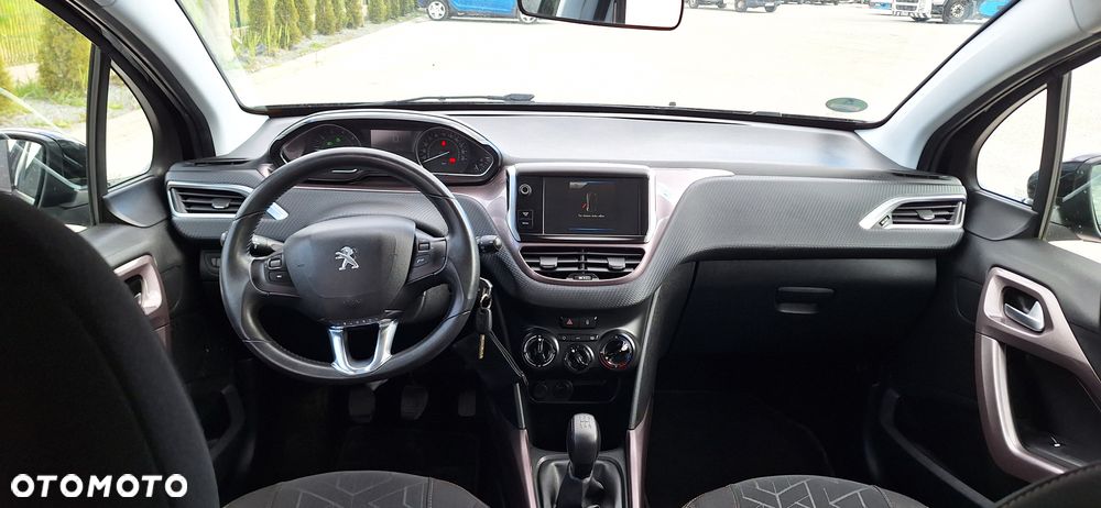 Peugeot 2008 - 8