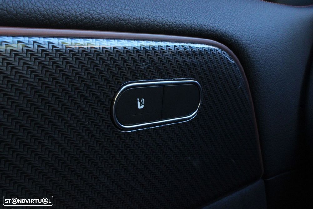 Mercedes-Benz GLA 180 d AMG Line - 17