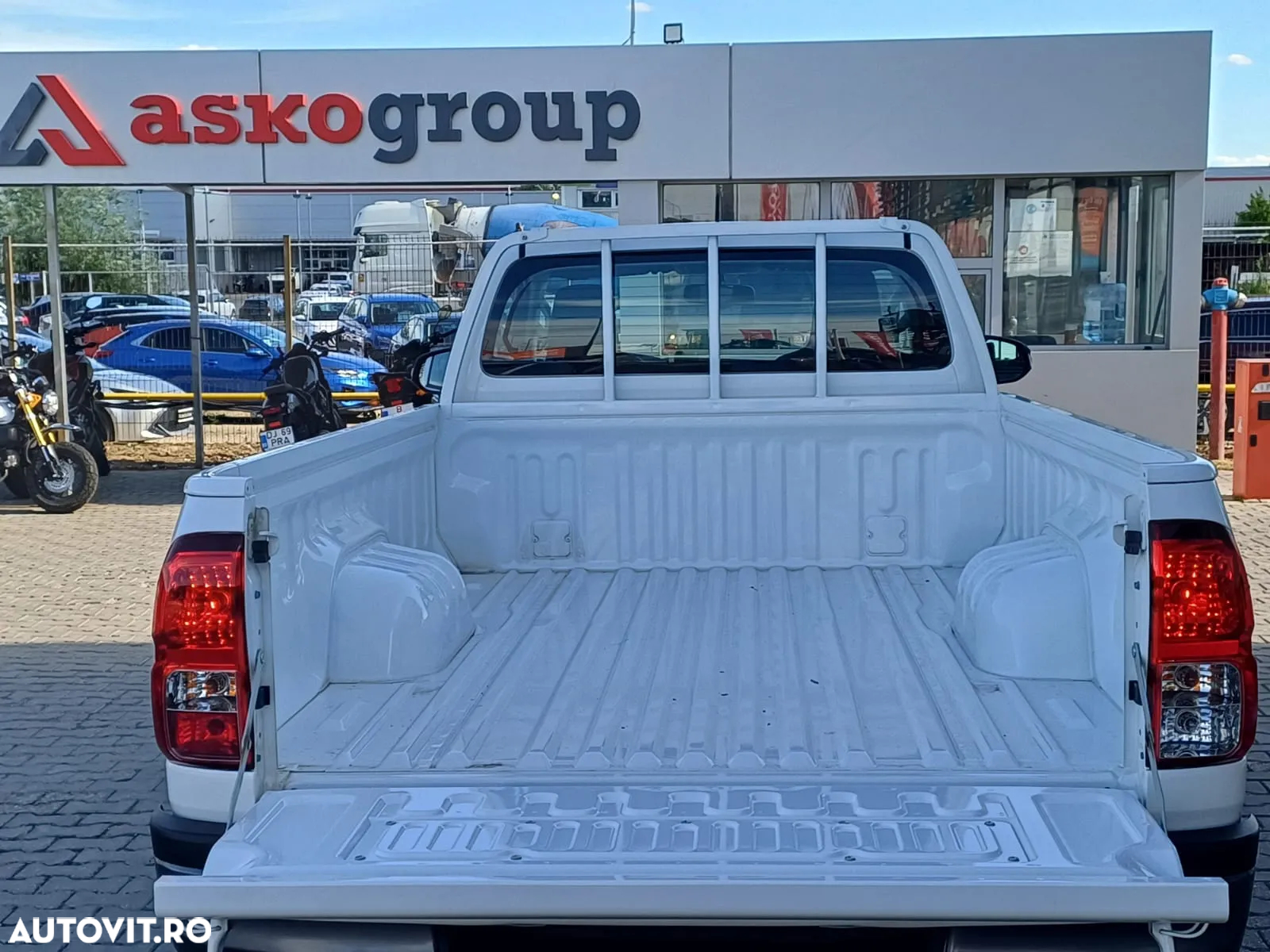 Toyota Hilux - 8